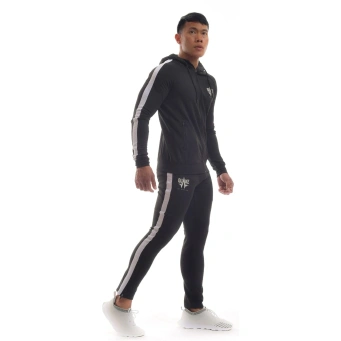 بدلات رياضية 