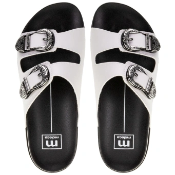 صنادل نسائية