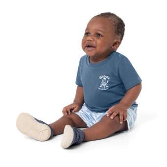 ملابس الأولاد