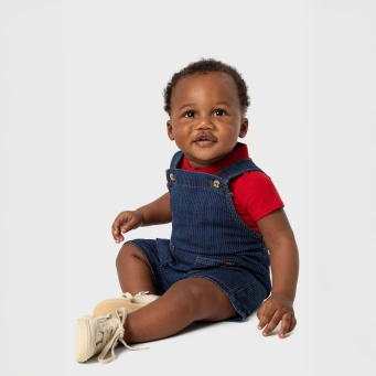 ملابس الأولاد