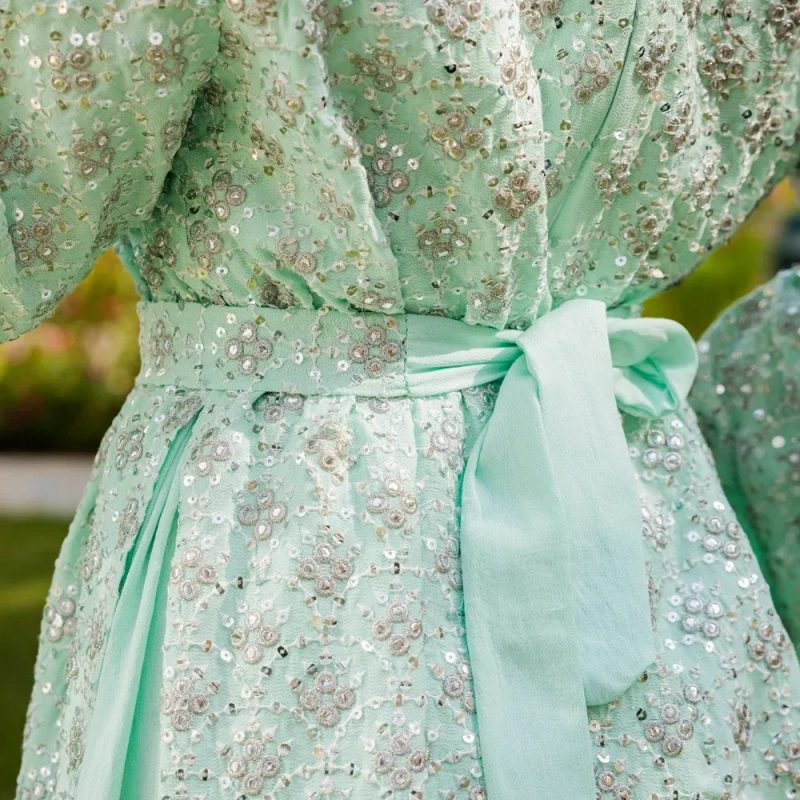 Women's Elegant Regular-Fit Closed Kuwaiti Daraa - Embroidery &amp; Beaded, Formal Gatherings