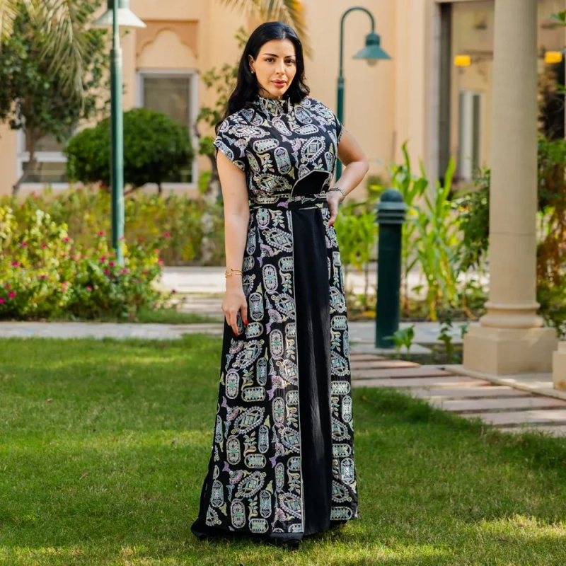 Women's Elegant Regular-Fit Closed Kuwaiti Daraa - Embroidery &amp; Beaded, Formal Gatherings - Black