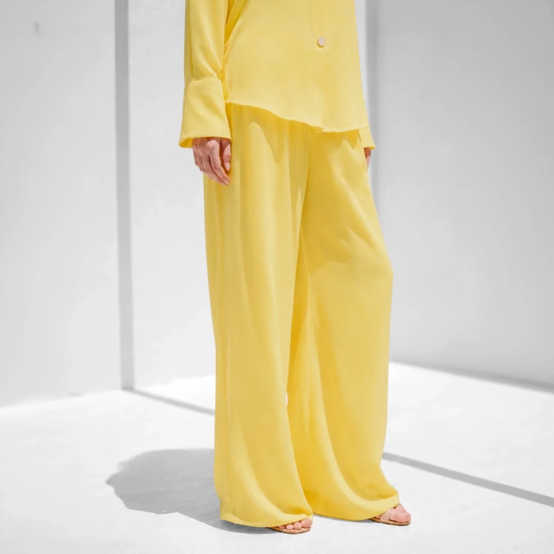 Women's Regular Wide-Leg Pants - Luxurious Travel &amp; Elegant Casual Wear - Yellow